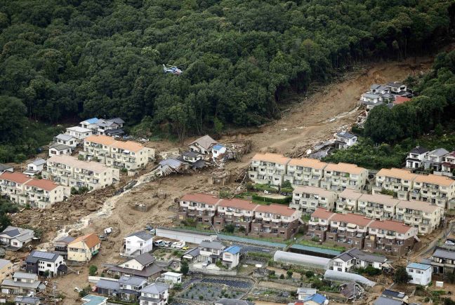 Τουλάχιστον 18 νεκροί και 13 αγνοούμενοι από κατολισθήσεις στη Χιροσίμα