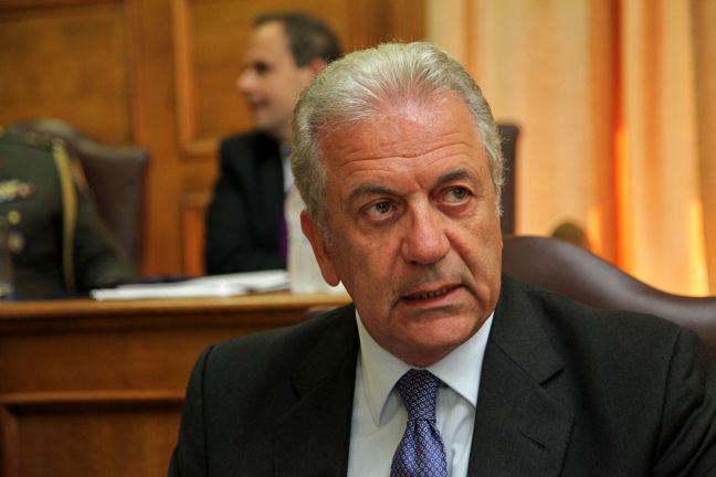 Πορτρέτο του νέου Έλληνα Επιτρόπου της ΕΕ Δημήτρη Αβραμόπουλου από την «Ντι Πρέσε»