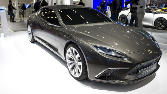 Η Lotus σχεδιάζει νέο sedan και crossover