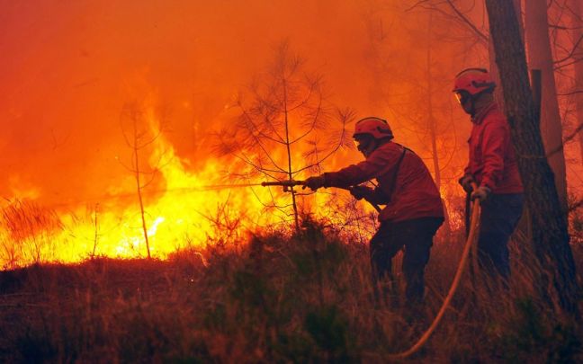 Ένας νεκρός στις φλόγες στην Πορτογαλία