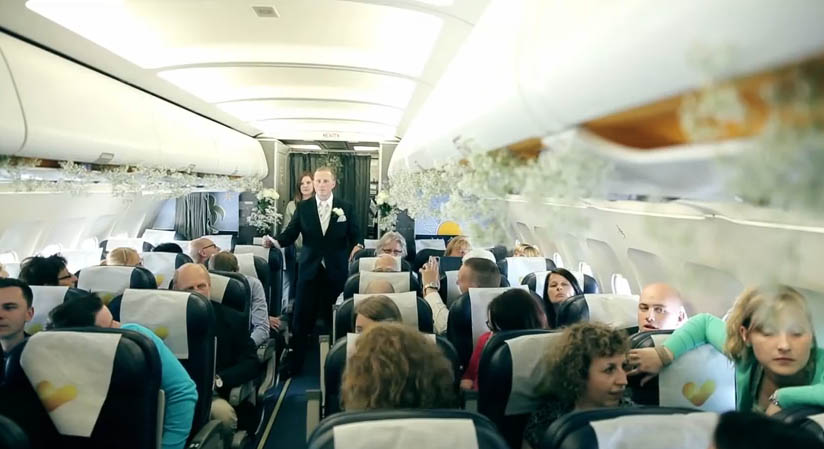 Αναπάντεχος γάμος μέσα σε αεροπλάνο