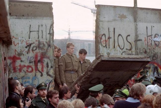 Συμπληρώθηκαν 10.316 ημέρες χωρίς το τείχος του Βερολίνου