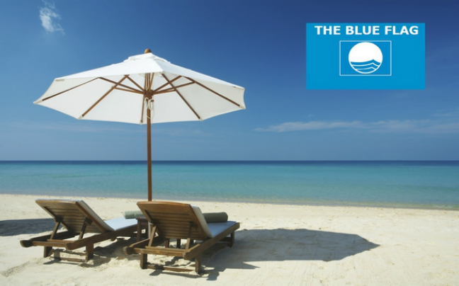 «Γαλάζια σημαία» για δεκατρείς παραλίες της Μαγνησίας
