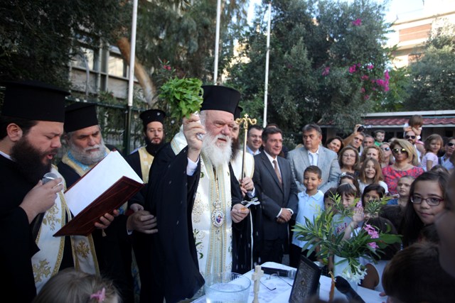 Κοντά στους μαθητές ο Αρχιεπίσκοπος Ιερώνυμος