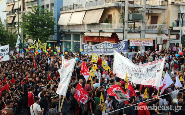 Χιλιάδες κόσμου στην πορεία για τον Παύλο Φύσσα