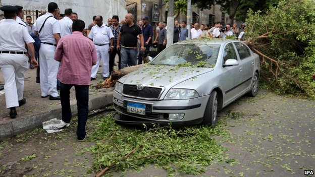 Τουλάχιστον τέσσερις νεκροί από έκρηξη βόμβας στο Κάιρο