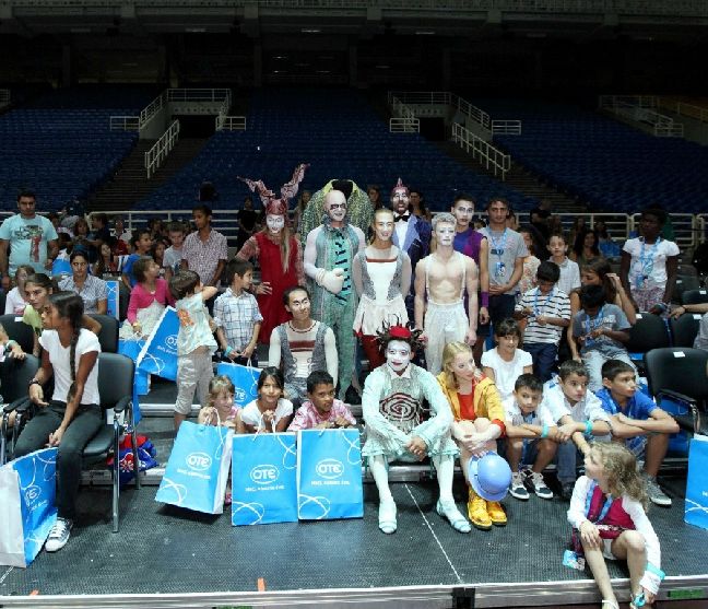Πάνω από 500 παιδιά από ΜΚΟ στην παράσταση Quidam του «Cirque du Soleil»