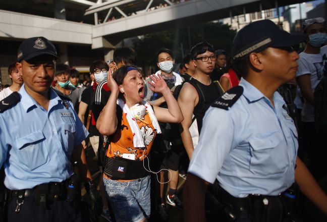 Αποσύρθηκε η αστυνομία από τις διαδηλώσεις στο Χονγκ Κονγκ