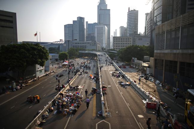 Μειώνεται ο αριθμός των διαδηλωτών στο Χονγκ Κονγκ