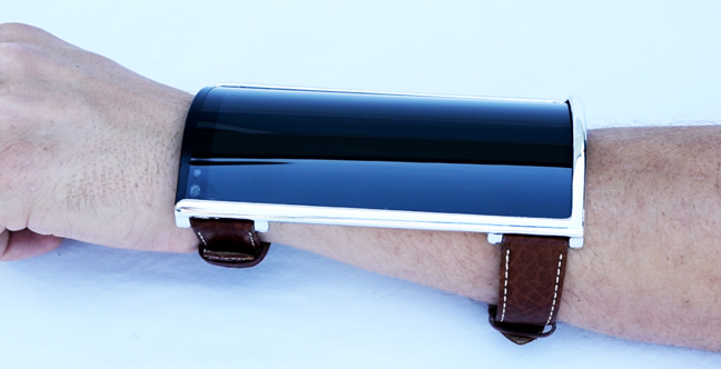 Το smartwatch… που φοριέται στο χέρι!