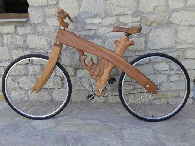 Το πρώτο ξύλινο ποδήλατο κυκλοφορεί στα Τρίκαλα