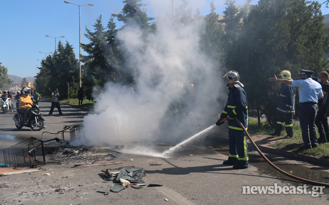 Εκτονώθηκε η ένταση στη Μεσογείων, ανοίγει ο δρόμος