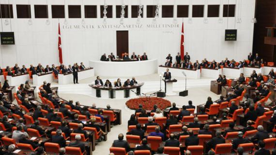 Συμμετοχή του φιλοκουρδικού HDP στη συνταγματική αναθεώρηση ζητά η Άγκυρα