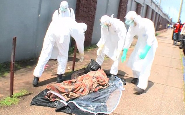 «Σχεδόν 4.500 οι νεκροί από τον Έμπολα στη δυτική Αφρική»