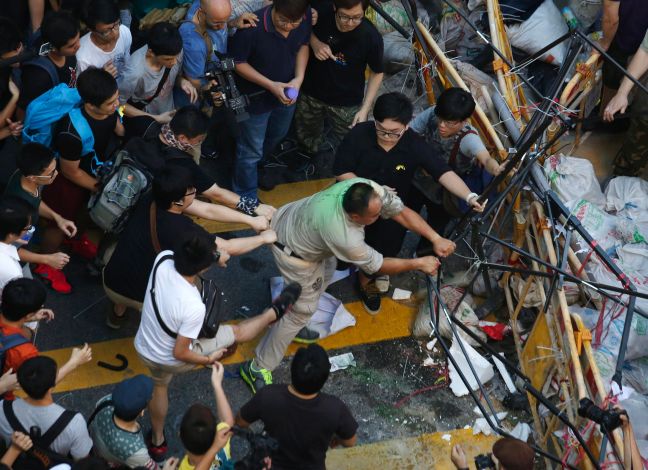 Τελεσίγραφο στους διαδηλωτές στο Χονγκ Κονγκ