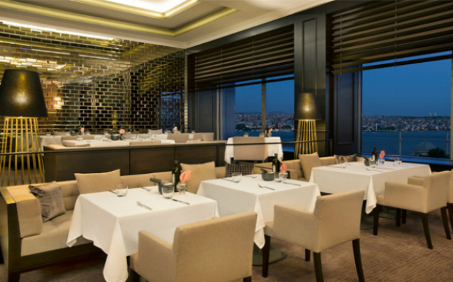 Το νέο εστιατόριο του Ritz-Carlton στην Κωνσταντινούπολη