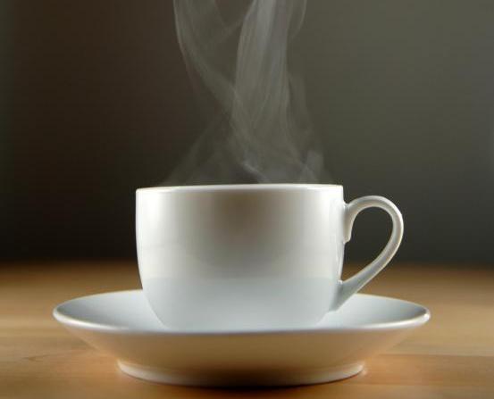 Πώς να εξαφανίσετε λεκέδες από καφέ ή τσάι στα φλυτζάνια σας
