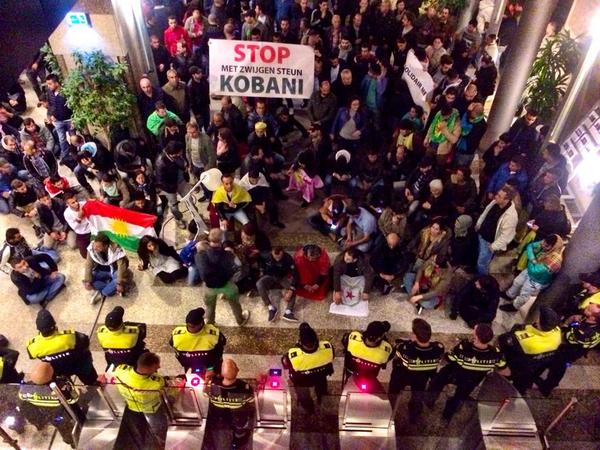 Κούρδοι διαδηλωτές εισέβαλαν στο ολλανδικό Κοινοβούλιο