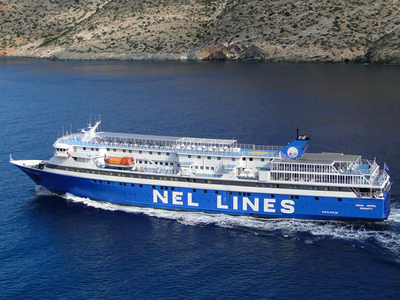 Με μία μηχανή πλέει το AQUA JEWEL