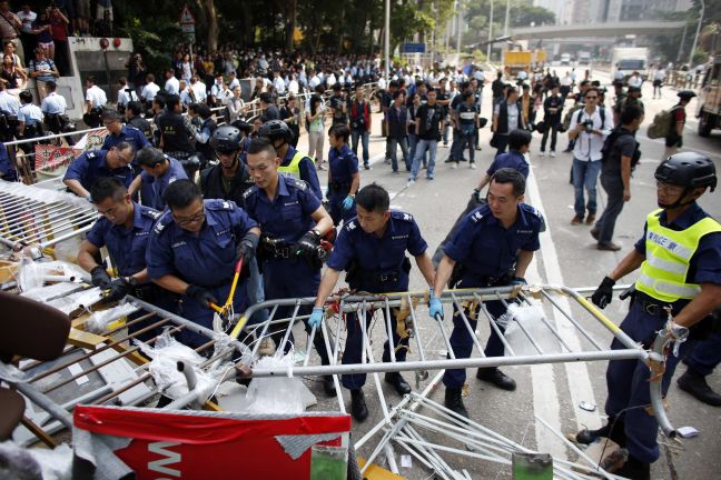Ξηλώσανε οδοφράγματα στο Χονγκ Κονγκ