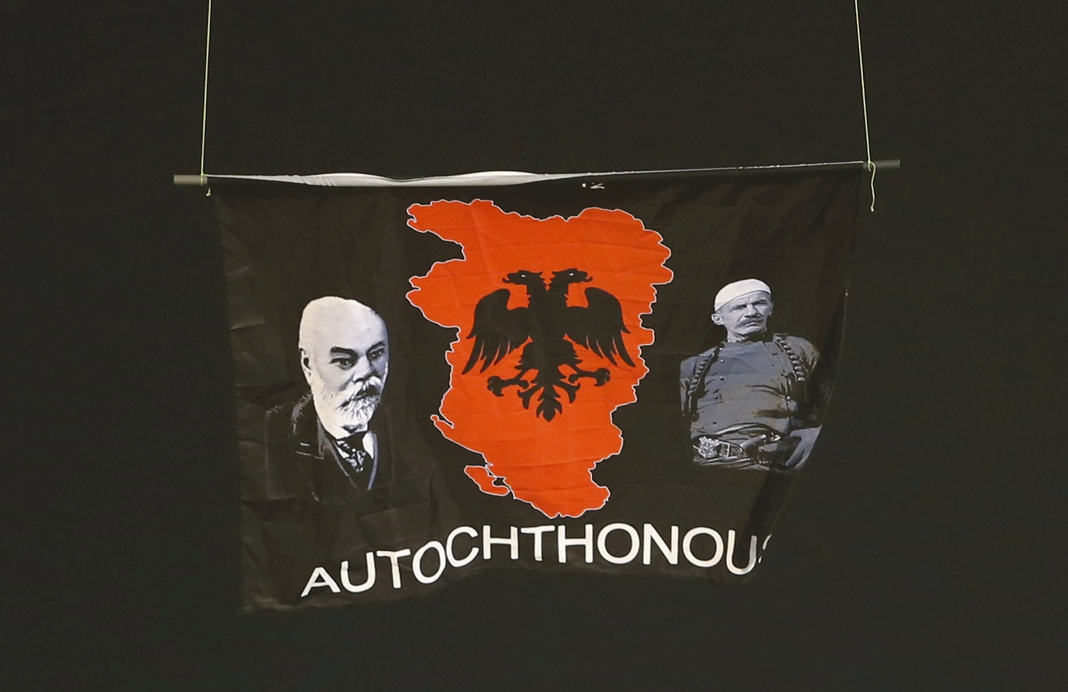 «Προκλητική ενέργεια η ύψωση της σημαίας με τη &#8220;Μεγάλη Αλβανία&#8221;»