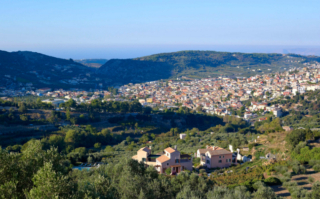 Οι 100 ελληνικοί προορισμοί για φθινόπωρο και για χειμώνα