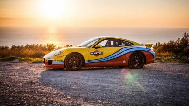 Όλες οι Porsche με τα χρώματα της Martini Racing