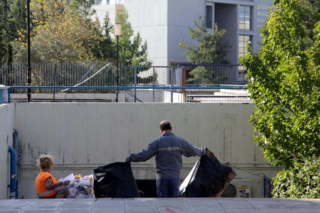 Εργασίες καθαρισμού στη Φιλοσοφική