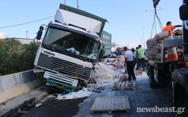 Φωτογραφίες από την καραμπόλα στην Εθνική Οδό