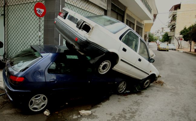 Ετοιμάζει τις καταστάσεις με τους πληγέντες το υπ. Εσωτερικών