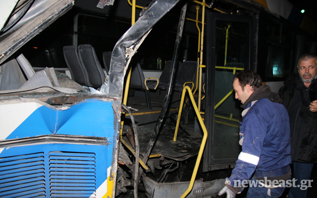 Σύγκρουση τρόλεϊ με διπλό λεωφορείο στην πλατεία Κολιάτσου