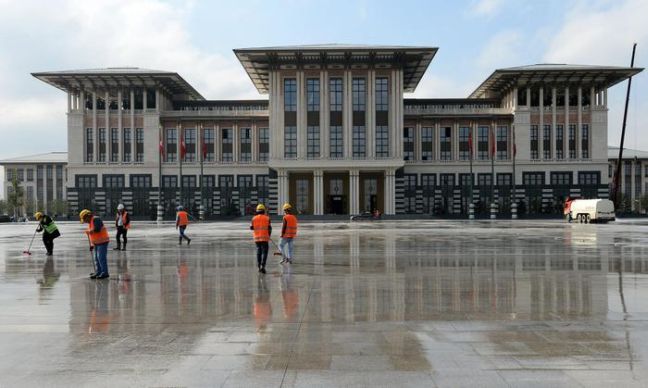 Ο Ερντογάν εγκαινίασε το νέο και αμφιλεγόμενο «λευκό παλάτι» του