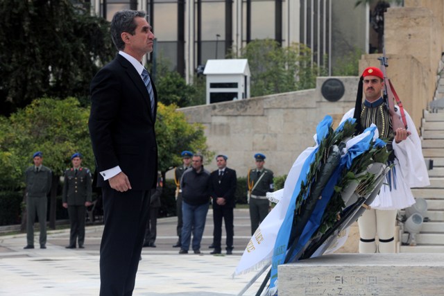 ΕΔΕ διέταξε ο Λοβέρδος για την απουσία του από τη δοξολογία