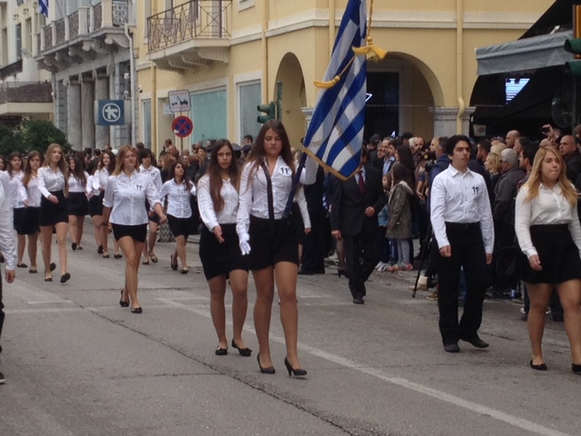 Ο ταξίαρχος που έριξε τα κάγκελα της παρέλασης