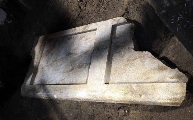 Απαντήσεις για τον τάφο της Αμφίπολης δίνει ο τάφος των Φιλίππων