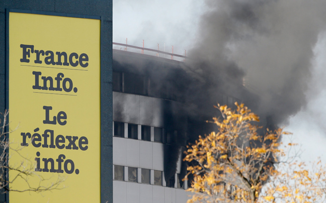 Έσβησε η πυρκαγιά στο κρατικό ραδιόφωνο στο Παρίσι