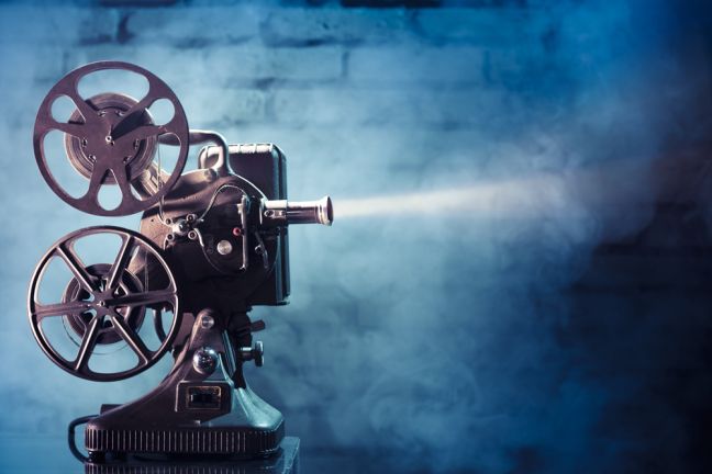 Επανέρχεται ο ειδικός φόρος επί των εισιτηρίων των κινηματογραφικών αιθουσών