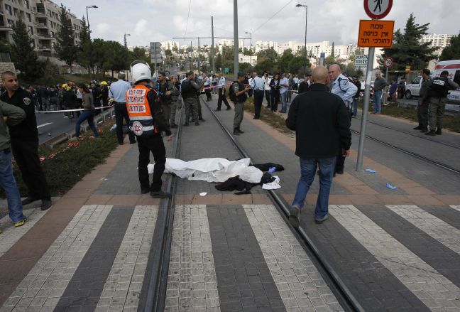 Οδηγός έριξε το αμάξι του πάνω σε πεζούς