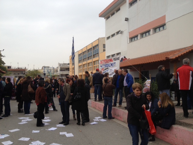 Άγριο ξύλο μεταξύ εκπαιδευτικών-εκπροσωπών της Χρυσής Αυγής και της ΑΝΤΑΡΣΥΑ