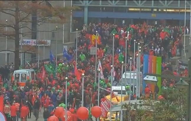 Επεισόδια στο Βέλγιο σε μαζική διαδήλωση κατά της λιτότητας