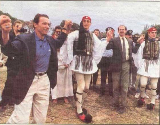 Ο Παπανδρέου χορεύει τσάμικο με τον… Σβαρτσενέγκερ