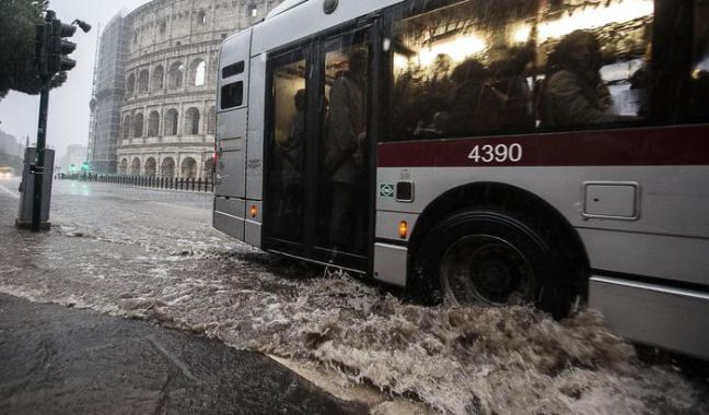 Ένας νεκρός από την κακοκαιρία στο Τορίνο