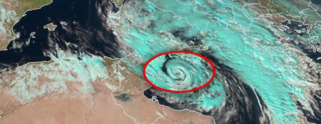 Φόβοι για «χτύπημα» κυκλώνα στη Σικελία
