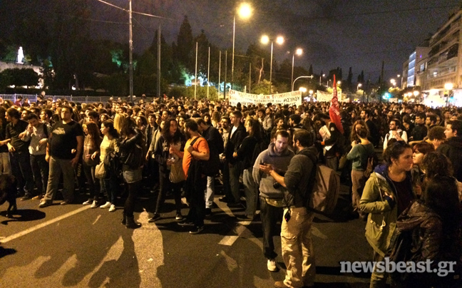 Στο Σύνταγμα έφτασε η πορεία των φοιτητών