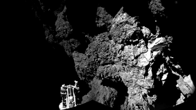 Το Philae λειτουργεί καλά, αλλά βρίσκεται σε απότομη πλαγιά