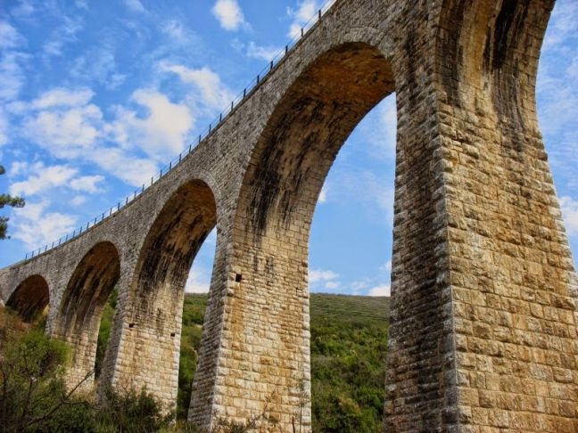 Αδελφοποιήθηκε η σιδηροδρομική γέφυρα Μάναρη με τη γέφυρα Ρίου – Αντιρρίου