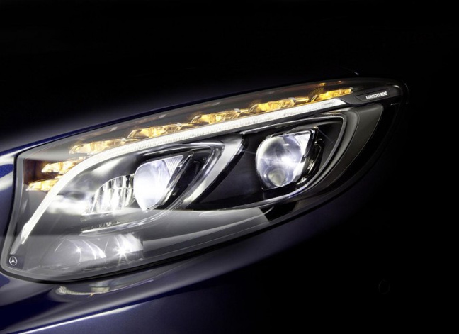 Νέα γενιά φώτων LED από τη Mercedes