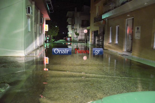 Πλημμύρισαν οι δρόμοι στο Μεσολόγγι