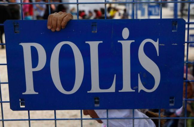 Παγιδευμένο αυτοκίνητο εξερράγη σε αστυνομικό τμήμα της Τουρκίας