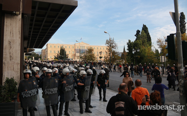 Υπό αστυνομικό κλοιό η πορεία για το Πολυτεχνείο